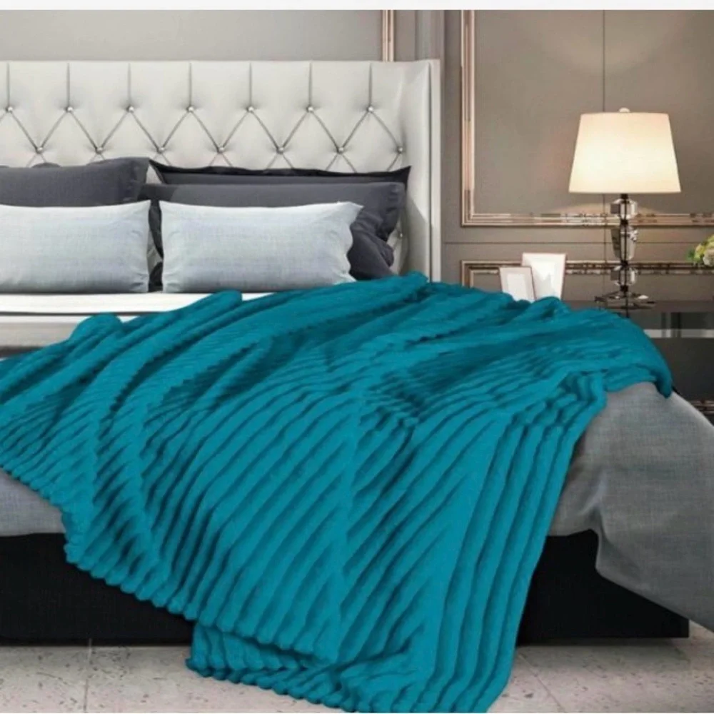 Elegant Tan Ribbed Premium Throw Blanket